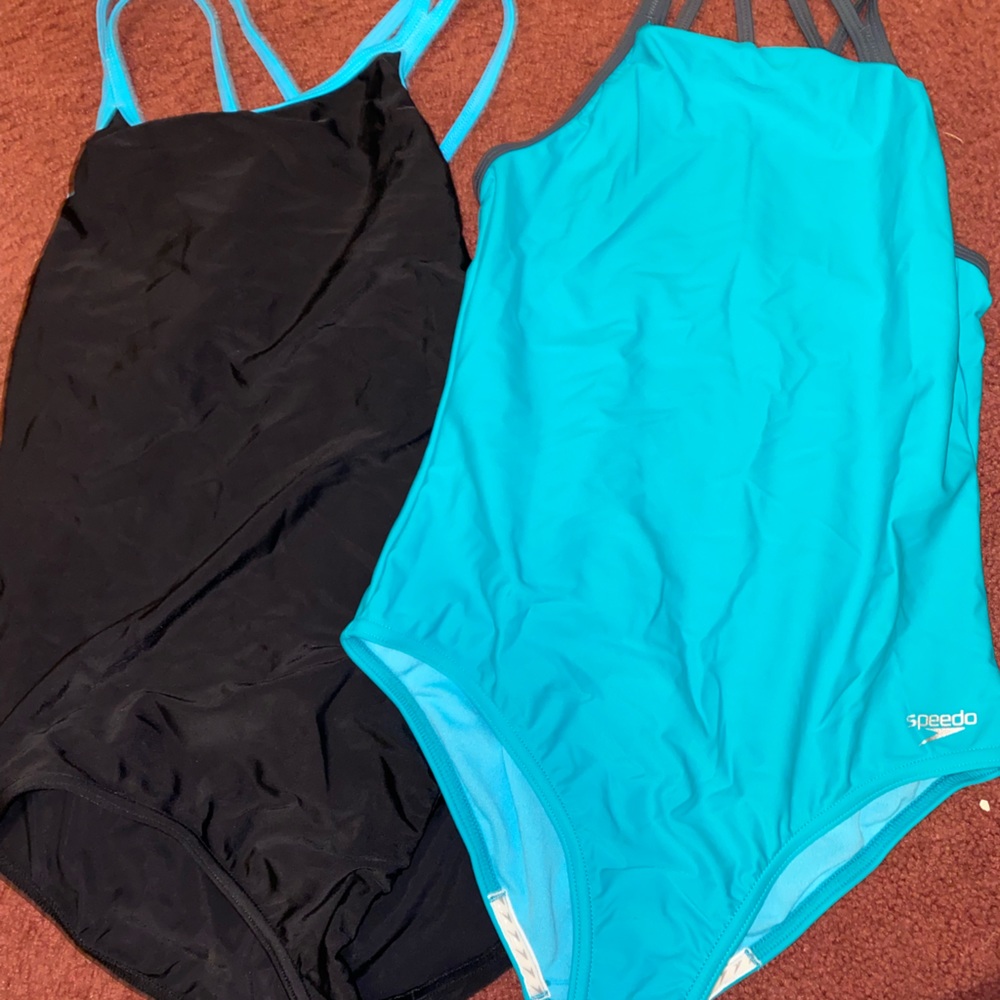 Girls swimsuit